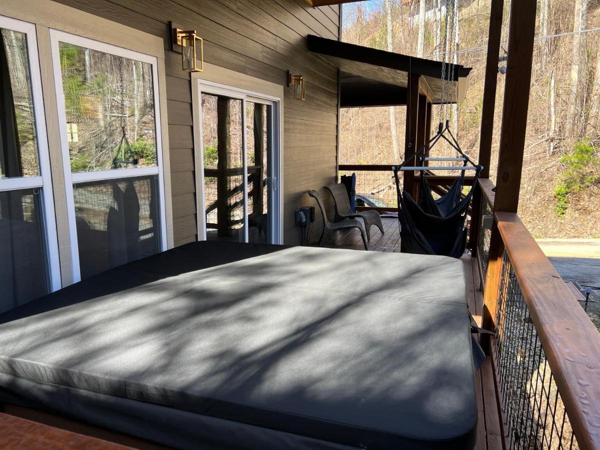 Mins To Gburg Sleeps 8 Hot Tub Arcade Area Pool Villa Gatlinburg Buitenkant foto