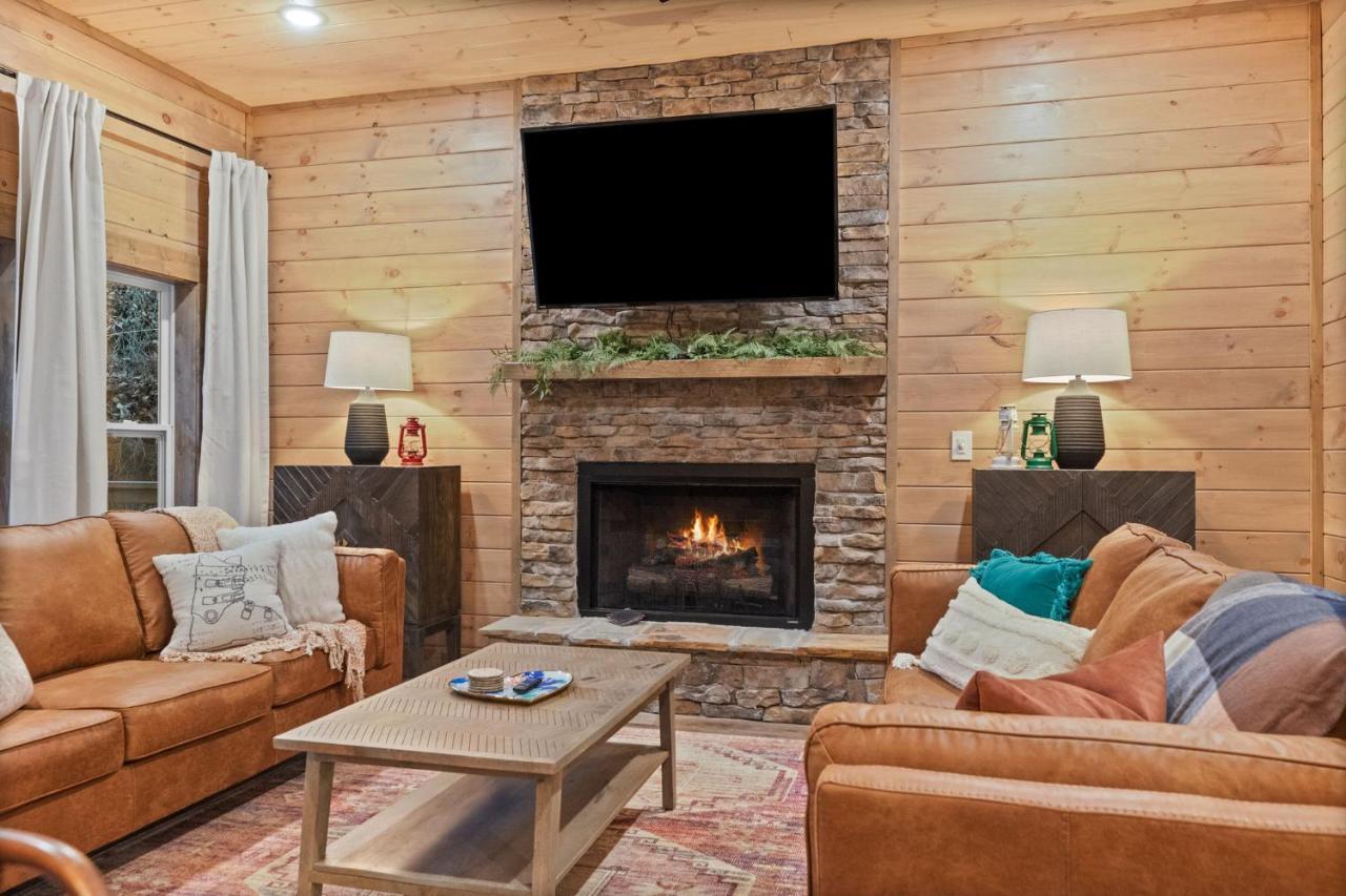 Mins To Gburg Sleeps 8 Hot Tub Arcade Area Pool Villa Gatlinburg Buitenkant foto